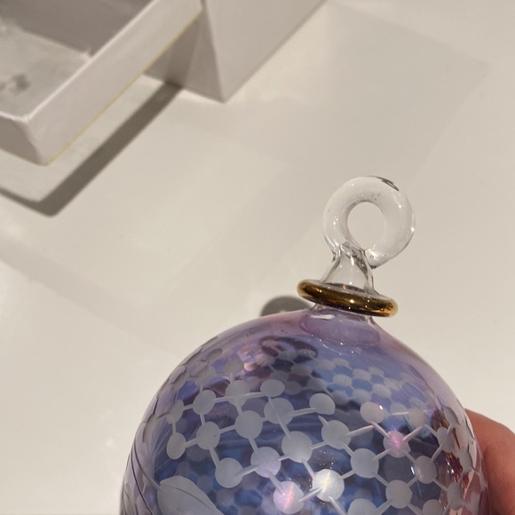 Iridescent etched Murano glass ornament in gift box - Picture 4 of 4